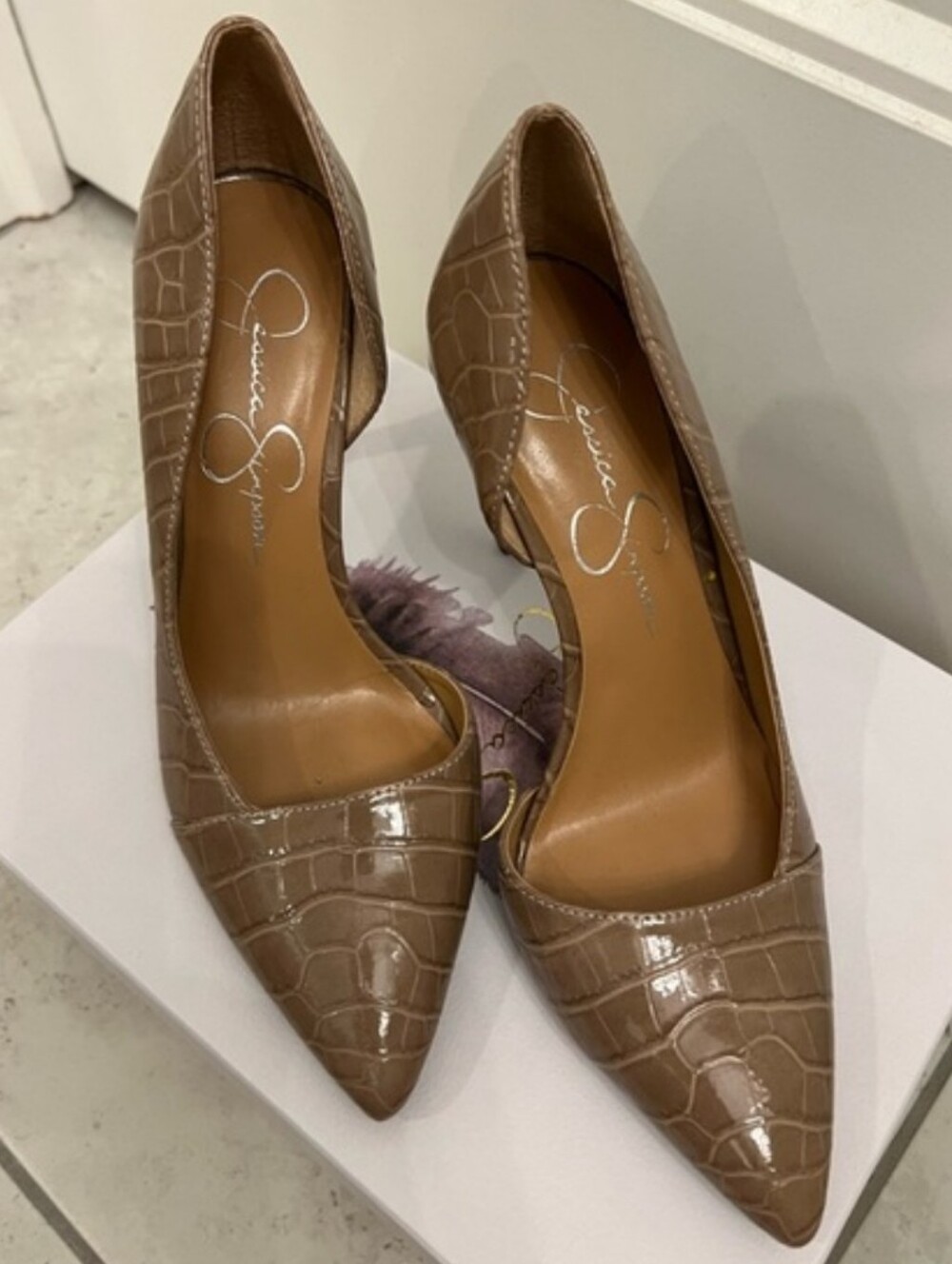 NWT Jessica Simpson Croc-Embossed Pumps Heels